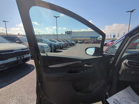 Used 2022 Chevrolet Bolt LT image 21