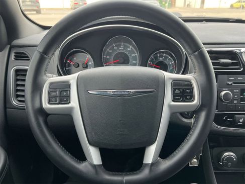 Used 2012 Chrysler 200 Touring image 22