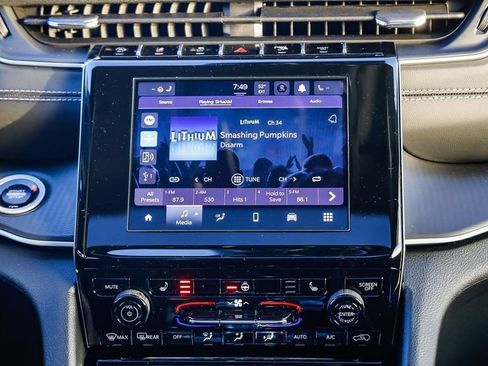 New 2025 Jeep Grand Cherokee Laredo X w/ Luxury Tech Group I image 15