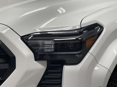 Used 2025 Toyota Tacoma SR image 6