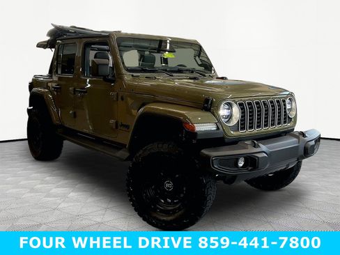 New 2026 Jeep Wrangler Unlimited Sahara AWD/4WD image 3