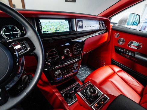 Used 2023 Rolls-Royce Phantom Sedan image 58