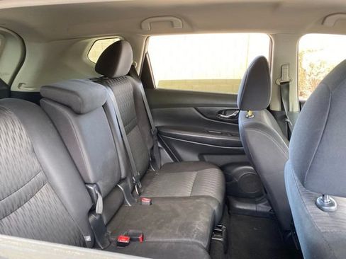 Used 2020 Nissan Rogue SV AWD/4WD image 6