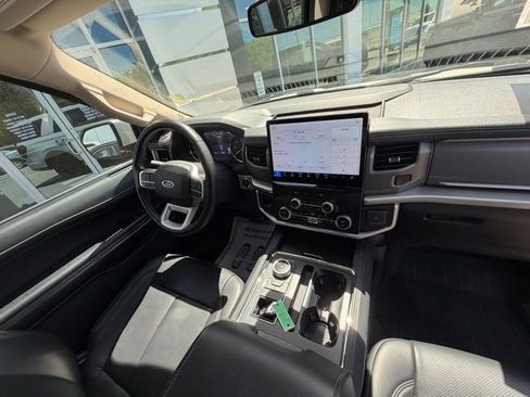 Used 2023 Ford Expedition XLT RWD image 30