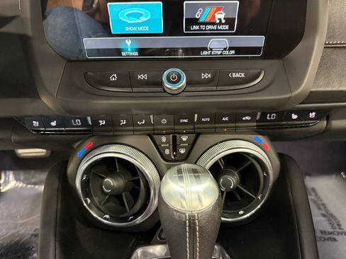 Used 2018 Chevrolet Camaro SS RWD image 21