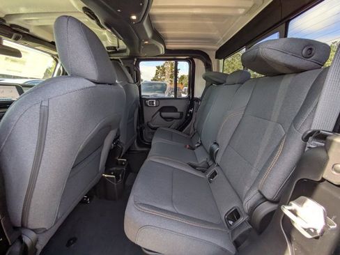 New 2026 Jeep Gladiator Sport image 12