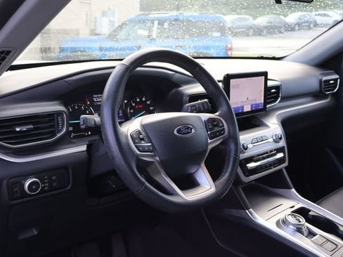 Used 2023 Ford Explorer XLT w/ Equipment Group 202A AWD/4WD image 6