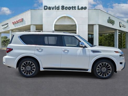 Used 2024 Nissan Armada Platinum w/ Captain's Chairs Package RWD image 6