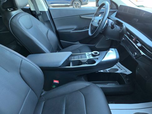 Used 2023 Kia EV6 Wind RWD image 3