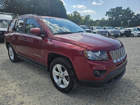 Used 2017 Jeep Compass Latitude AWD/4WD image 7