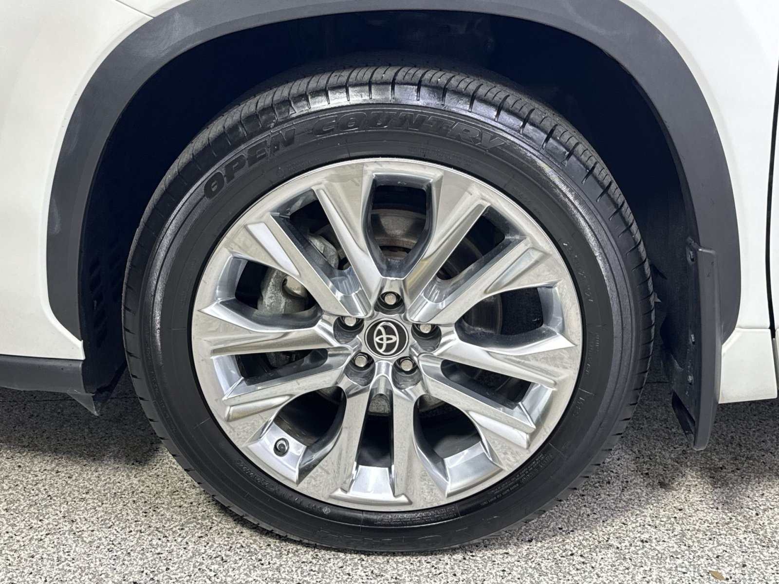 Used 2022 Toyota Highlander Limited AWD/4WD image 24