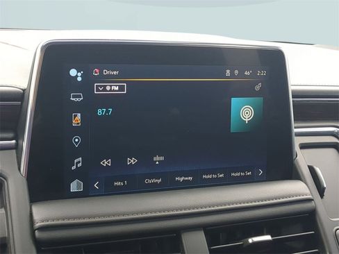 Used 2023 Chevrolet Suburban High Country image 17