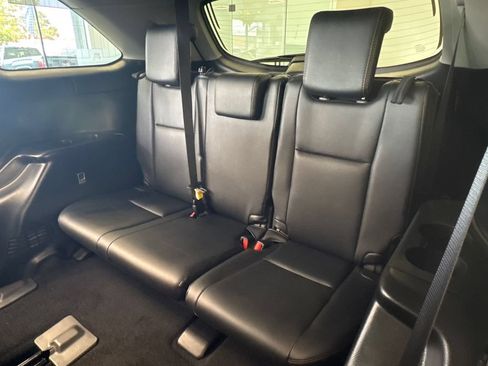 Used 2017 Toyota Highlander XLE AWD/4WD image 23