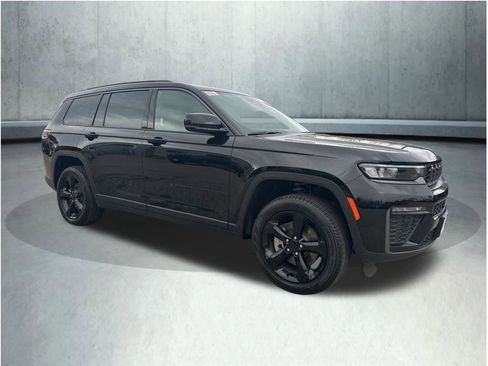 New 2026 Jeep Grand Cherokee L Limited w/ Limited Altitude Package AWD/4WD image 7