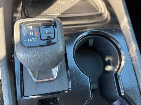 Used 2023 Nissan Rogue S image 18