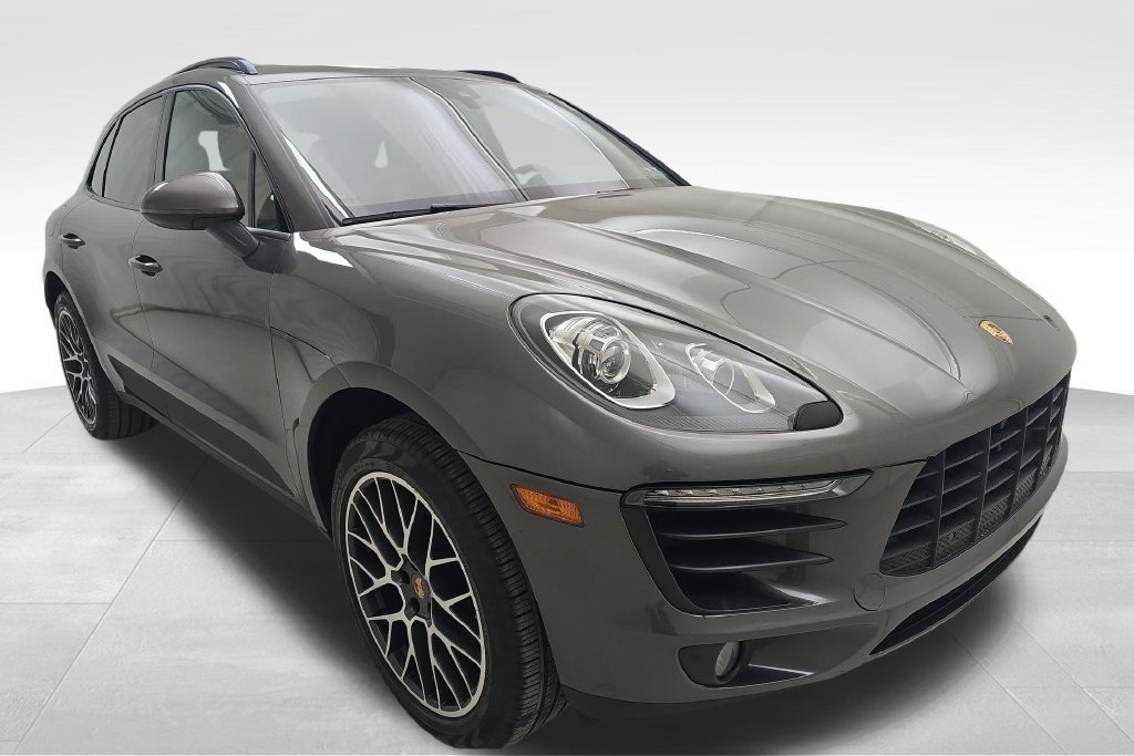 Used 2018 Porsche Macan AWD/4WD image 2