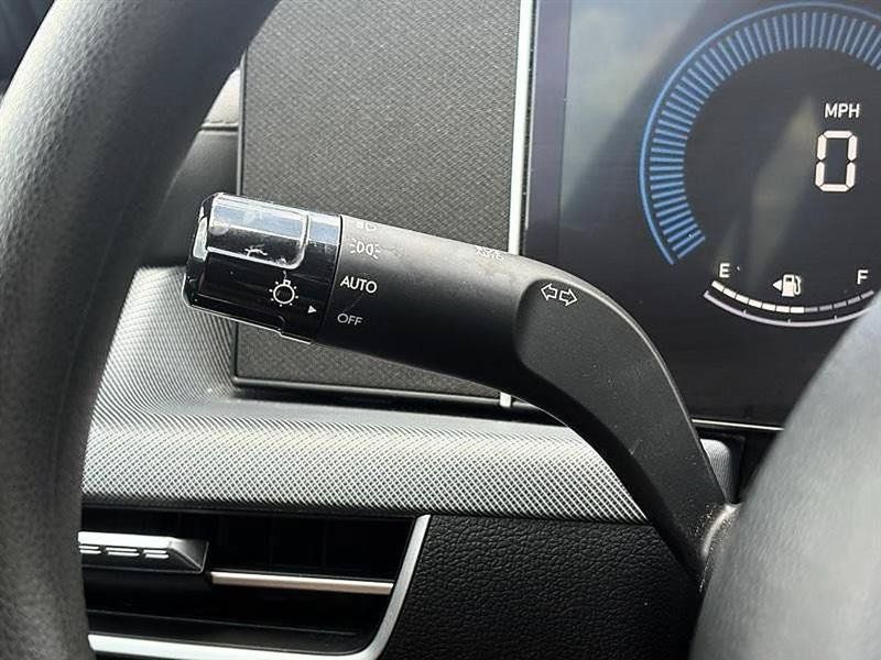 Used 2025 Hyundai Sonata SE FWD image 20