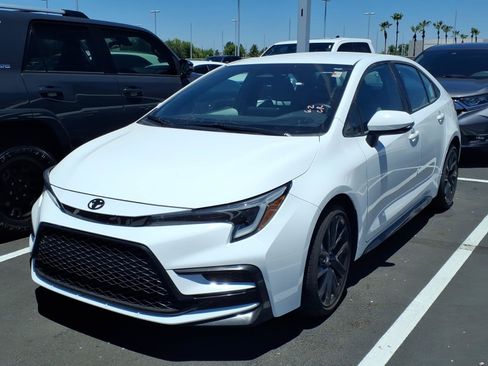 Certified 2025 Toyota Corolla SE FWD image 1