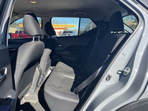 Used 2023 Nissan Kicks SV image 11