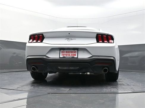 Used 2024 Ford Mustang Coupe image 28