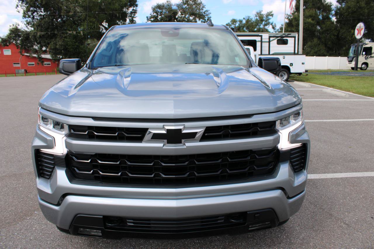 Used 2023 Chevrolet Silverado 1500 RST RWD image 2