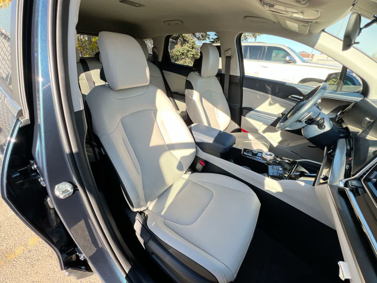 Certified 2025 Kia Sportage EX AWD/4WD image 28