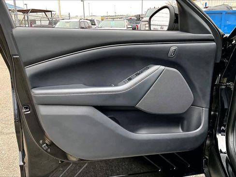 Used 2021 Ford Mustang Mach-E Select image 21