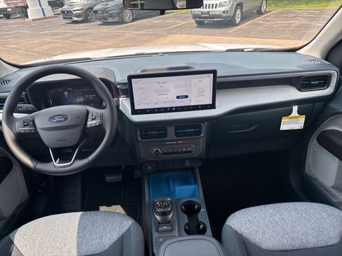 New 2025 Ford Maverick XLT w/ XLT Luxury Package image 10