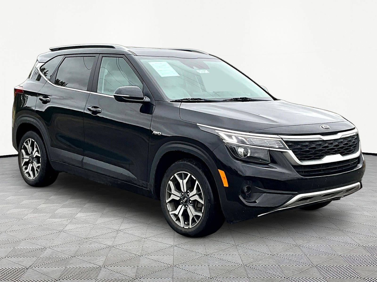 Used 2021 Kia Seltos EX AWD/4WD image 3