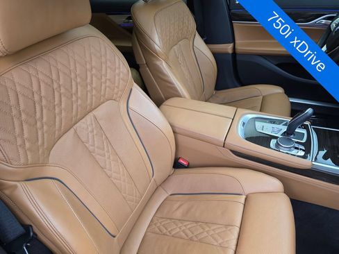 Used 2022 BMW 750i xDrive AWD/4WD image 31