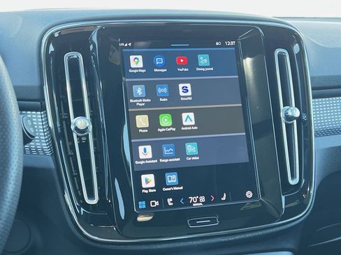 Used 2021 Volvo XC40 P8 Recharge w/ Advanced Package image 18