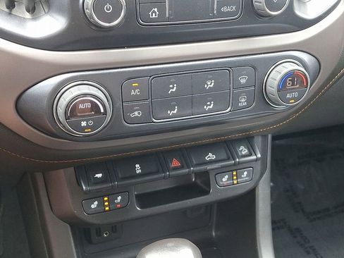 Used 2022 GMC Canyon AT4 w/ Trailering Package AWD/4WD image 16