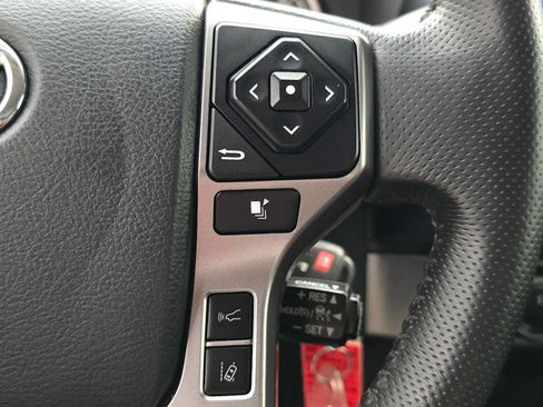 Used 2019 Toyota Tacoma SR5 AWD/4WD image 18