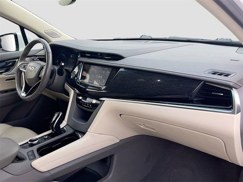 Used 2022 Cadillac XT6 Premium Luxury image 31