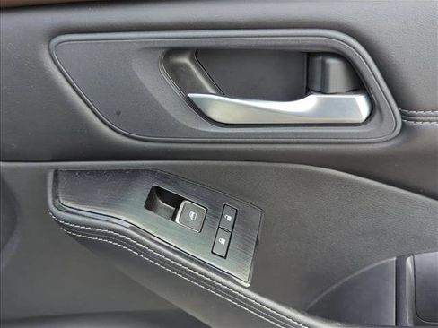 Used 2023 Nissan Rogue SL w/ SL Premium Package image 26