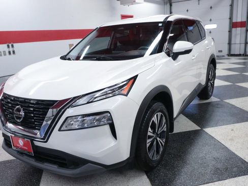 Used 2021 Nissan Rogue SV image 5