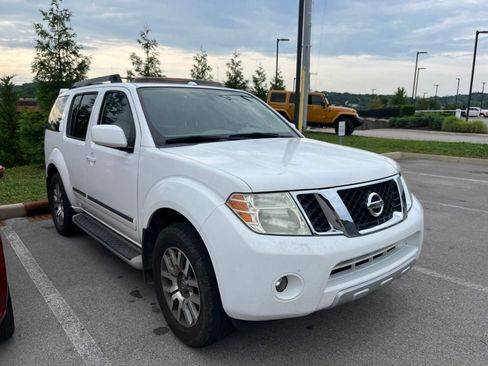 Used 2010 Nissan Pathfinder LE AWD/4WD image 2