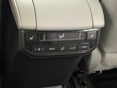 Used 2023 Toyota Highlander Platinum AWD/4WD image 25