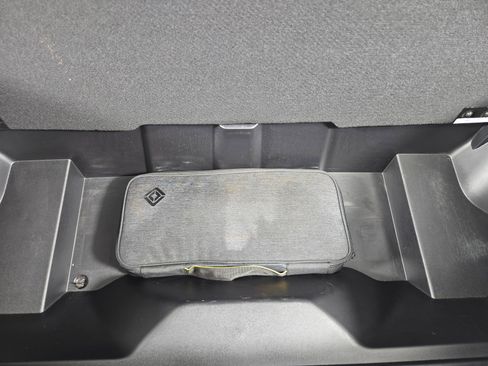 Used 2024 Rivian R1S Adventure AWD/4WD image 14