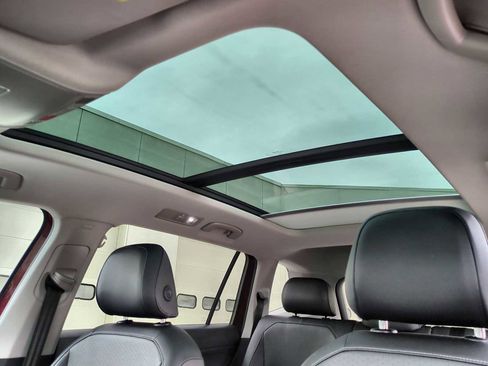 Used 2019 Volkswagen Tiguan SEL image 19