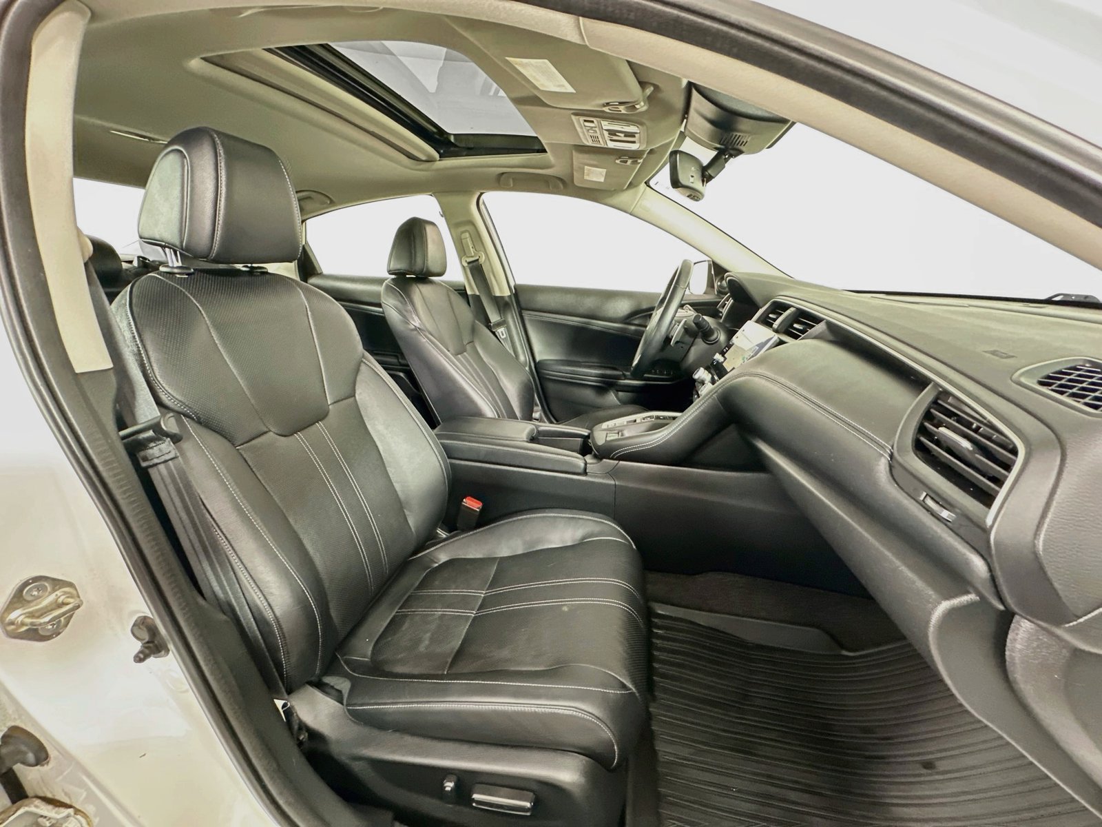 Used 2019 Honda Insight Touring image 28