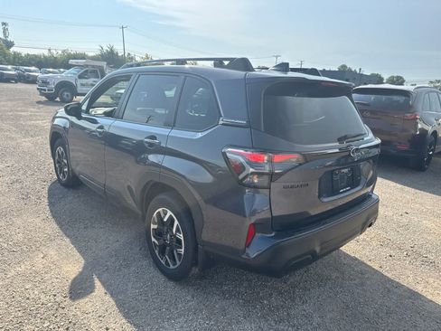 Used 2026 Subaru Forester Premium AWD/4WD image 2
