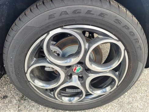 New 2024 Alfa Romeo Tonale Ti image 9