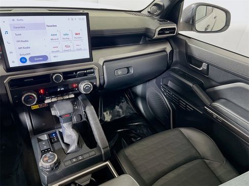 Certified 2025 Toyota 4Runner TRD Off-Road Premium image 21