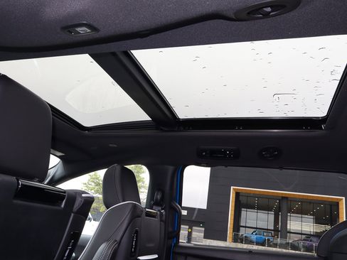 New 2026 Chrysler Pacifica Limited w/ Uconnect Theater Family Group image 16