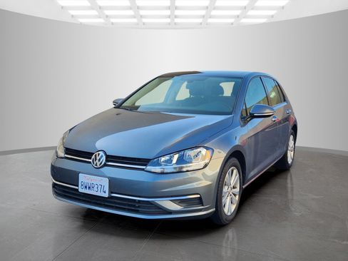 Used 2021 Volkswagen Golf 4-Door FWD image 2