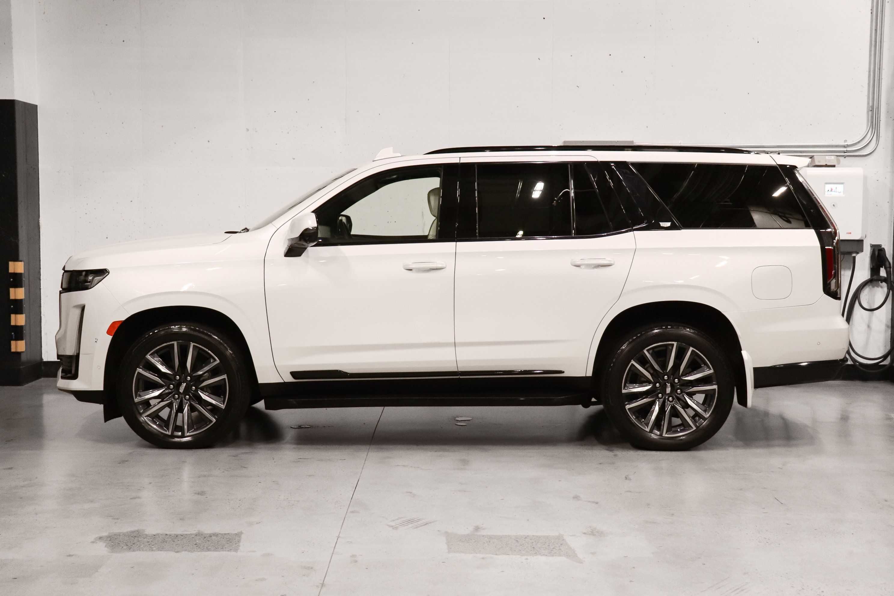 Used 2021 Cadillac Escalade Sport AWD/4WD image 2