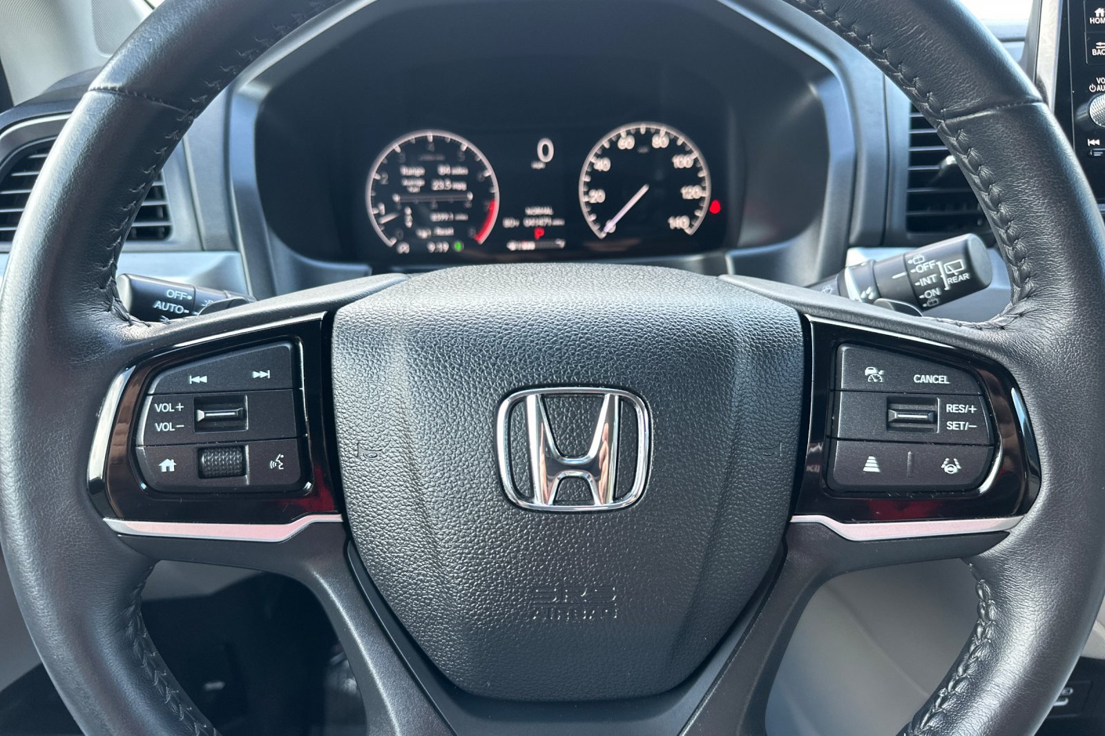 Used 2025 Honda Odyssey EX-L image 36
