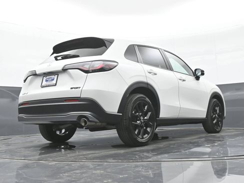 Used 2025 Honda HR-V Sport image 39
