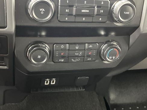 Used 2020 Ford F150 XLT w/ Equipment Group 302A Luxury AWD/4WD image 30